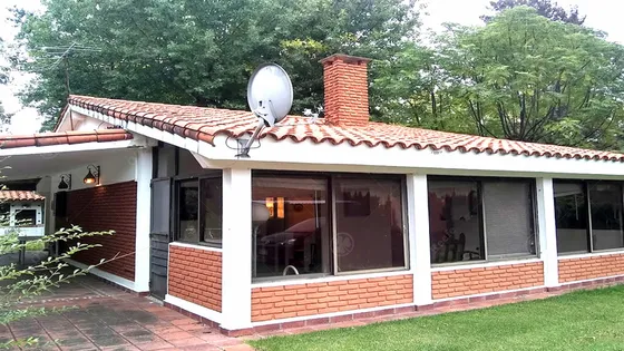 Casa Sobre Dos Lotes Con Pileta En El Barrio Swan Apto Credito