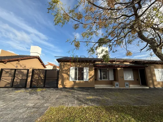 292 - Chalet De 3 Ambientes - Calle 29 E/ 6 Y 7
