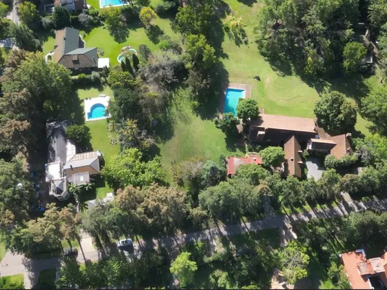 Casa En Venta En Highland Park Pilar Terreno De 8000 Metros!