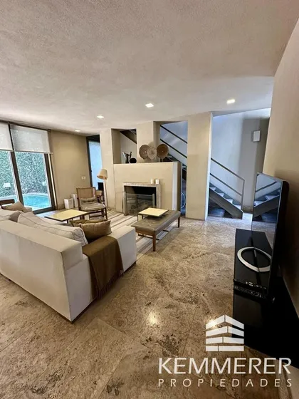 **** Moderna Residencia  En Bajo Belgrano *****