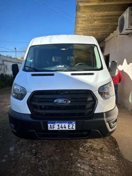 Ford Transit 2.2 Furgon Mediano 350m