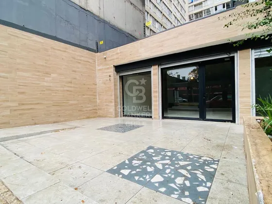 Locales Con Exposición Directa   Alta Conectividad Y Flujo