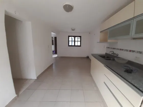 Dúplex En Venta! A Mts. De La Avenida Hernandarias