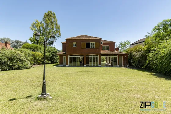 Casa En  Country Echeverria Del Lago - Canning
