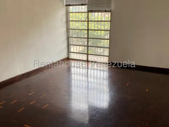 Oficina En Alquiler En Altamira Con Preciosa Vista 
