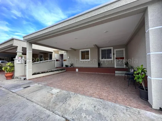 Dennymar, Vende Bella Casa Espectacular, Ubicada Al Este De La Ciudad, Ofreciéndote Espacios Modernos, Amplios, Con Vig 24-7, Áreas Sociales Y Otras Bondades Que La Hacen La Inversión Ideal B5a4765