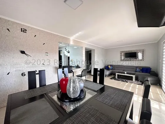 Ana Karina Molleja Vende Amplio Apartamento Remodelado En Zona Este Barquisimeto-lara/ Akm