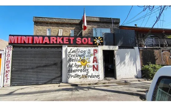  Espaciosa Casa Con Espacio Comercial 