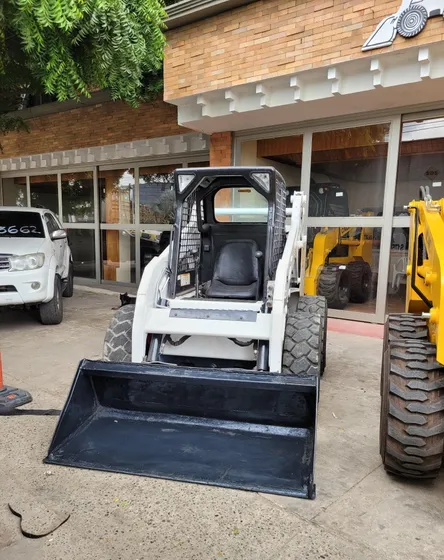 Minicargador Bobcat S175