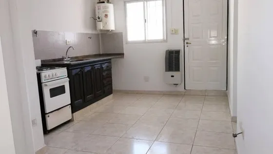Departamento De 2 Ambientes En Planta Baja Centrico