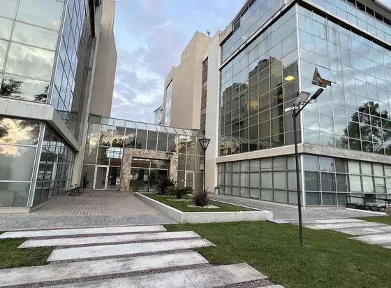 Cocheras En Venta Subterraneas Y Semi-cubiertas En Edificio Amaneceres Office  - Oportunidad -inversion