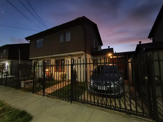 Casa En Venta De 2 Dorm. En San Pedro De La Paz