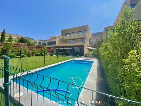 Hermosa Casa En Venta De 604m2 4d+3b+servicio+3e