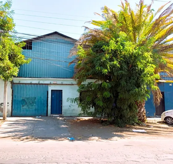 San Joaquín: Vendo Galpón Con Bodega Y Oficinas.