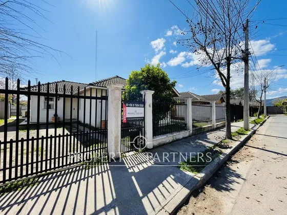 Santa Cruz, Casa En Barrio Residencial