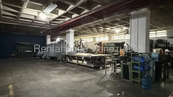 Galpon-deposito Industrial De 740 Mts2 En Alquiler En Los Ruices Sur
