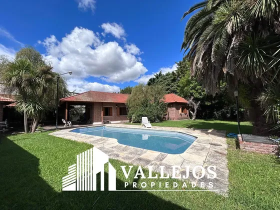 Casa En Canning, Barrio Los Rosales - Venta