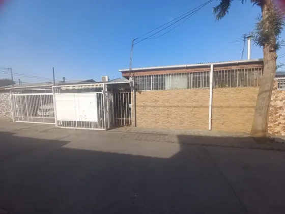 Casa En Venta 1 Piso 3 Dormitorios 1 Baño