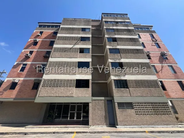 Dalisa Bigott Vende Apartamento En Cantarana, Este De Barquisimeto | 3h/4b | 121 M², Cocina Italiana, Piscina, Vigilancia 24/7, Estacionamiento Cubierto | #25-18088