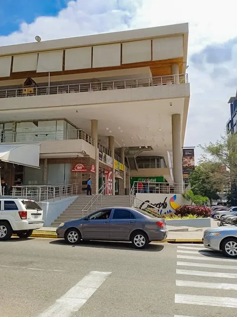 Negocio Totalmente Operativo Y Con Licencia De Licores  