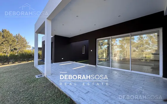 Casa En Venta 4 Amb. Barrio Naútico El Naudir Escobar Zona Norte