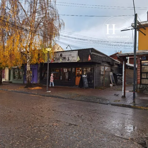 Restobar Y Deptos. En Centro De Coyhaique (79539)