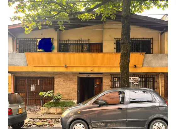 Casa-lote Simón Bolivar  Contiguo Al Viva Laureles 