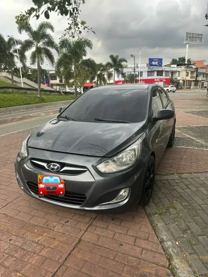 Hyundai Accent 1.4l 5 P