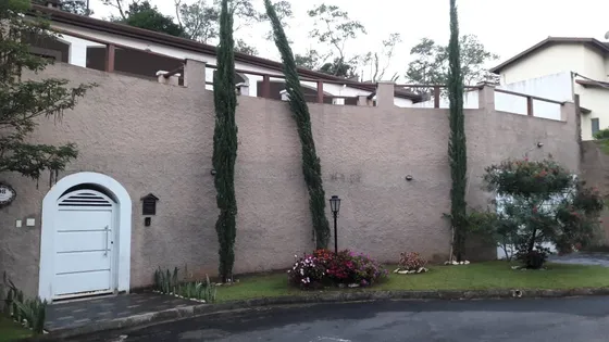 Excelente Oportunidade!!!...ótima Casa, Em Bairro Tranquilo.