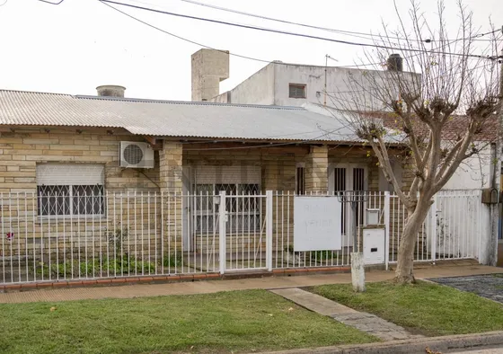 80 Bis Entre 120 Y Diagonal 620 Casa 2 Dormitorios En Venta Villa Elvira
