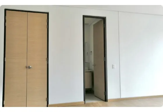 Rhbr-11657 Oficina Piso Medio (poblado , Sector Manila)