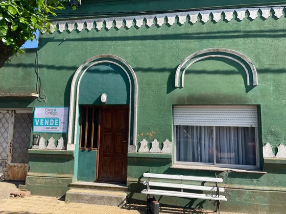 La Casa Antigua En Un Pueblo Chico.