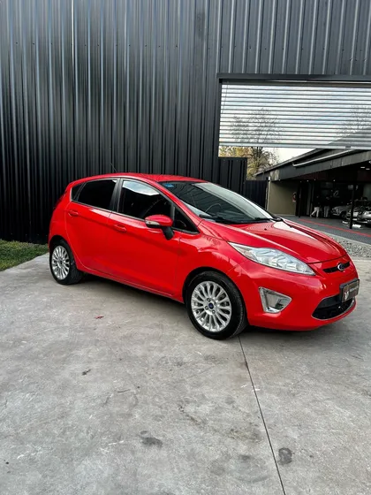 Ford Fiesta Kinetic 1.6 Design 120cv Titanium
