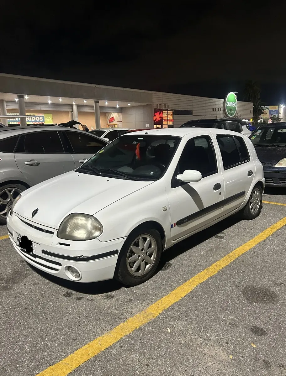 Renault Clio 2001542864322248069124