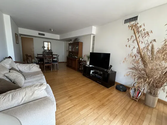 Departamento En Venta De 3 Dormitorios Con Cochera Y Quincho Exclusivo  En Rosario -  Pichincha