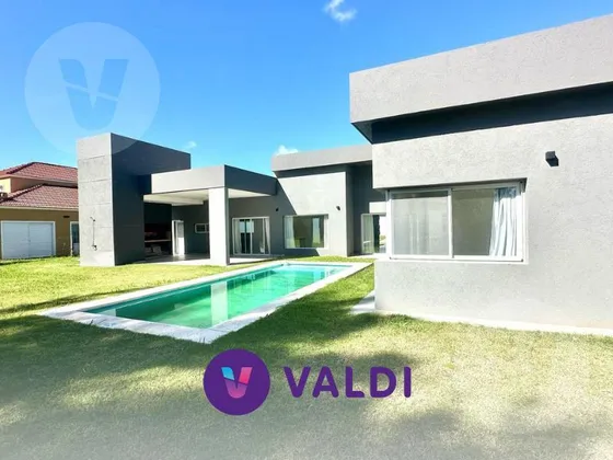 Casa En Venta - Barrio Santa Juana, Canning