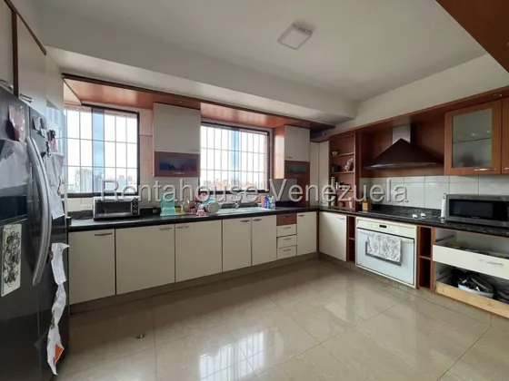 Gisselle Lobo Tiene En Venta Espectacular Apartamento De 347m2 Conectado A Planta Electrica Con Seguridad Las 24 Horas En El Este De Barquisimeto 2 5 2 0 8 3 2                                         