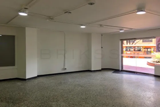 Local En Arriendo/venta En Los Rosales. Cod V7368