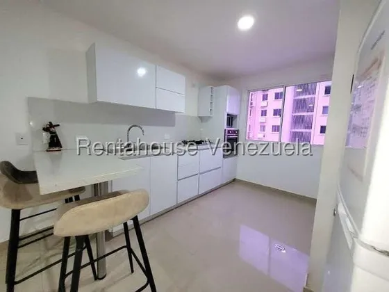 Yoselin Cabesas Vende Apartamento En Ciudad Roca 25-23837 Yc 