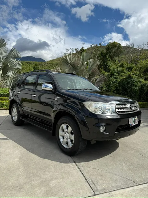 Toyota Fortuner Sr