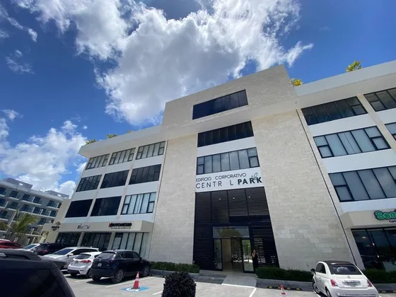 Local Comercial En Alquiler En Downtown, Punta Cana, 40m2, 1 Baño , 10 Parqueos Comunes, Excelente Ubicacion, Zona Con Todas Las Comodidades, Espacio Con Mobiliario, Lista Para Inicial Tu Negocio. 