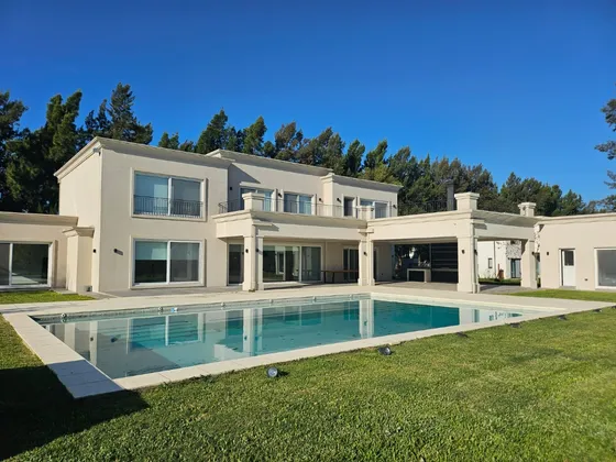 Miralagos Cc Imponente Residencia En Venta Vista Al Lago
