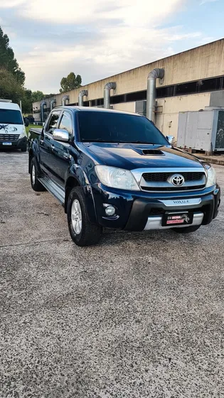 Toyota Hilux Pick-up 3.0 Tdi Srv Cab Doble 4x2 (2009)