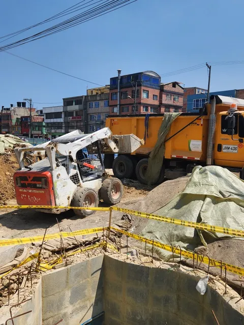 Alquiler Máquinaria Construcción Minicargadores, Miniretro.