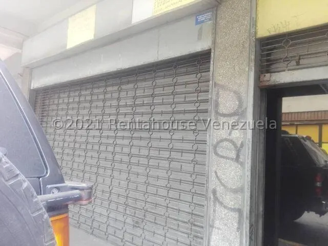 Ag. Vende Amplio Local Comercial  A Pie De Calle, En La Candelaria.