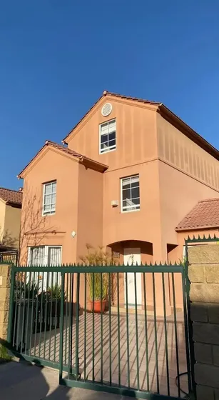 Oportunidad Valle Lo Campino Gran Casa En Barrio Tranquilo