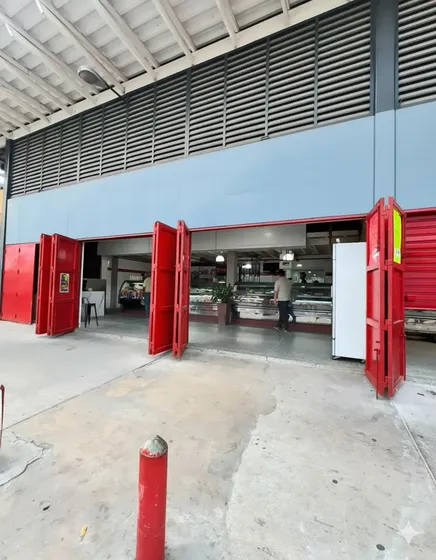 Acepta Bolívares. En Alquiler! Amplio Local Comercial Turmero - Aragua