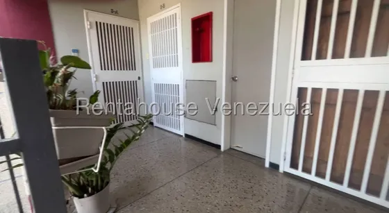 Sorangel Vargas Vende Comodo Apartamento Los Pinos Cabudare Mls #25-22332