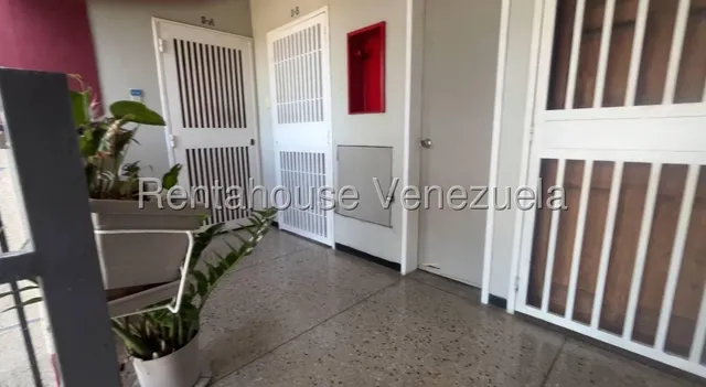 Sorangel Vargas Vende Comodo Apartamento Los Pinos Cabudare Mls #25-22332