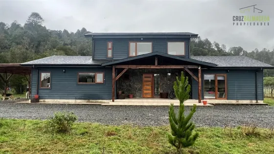 Casa En Venta De 4 Dorm. En Puerto Varas